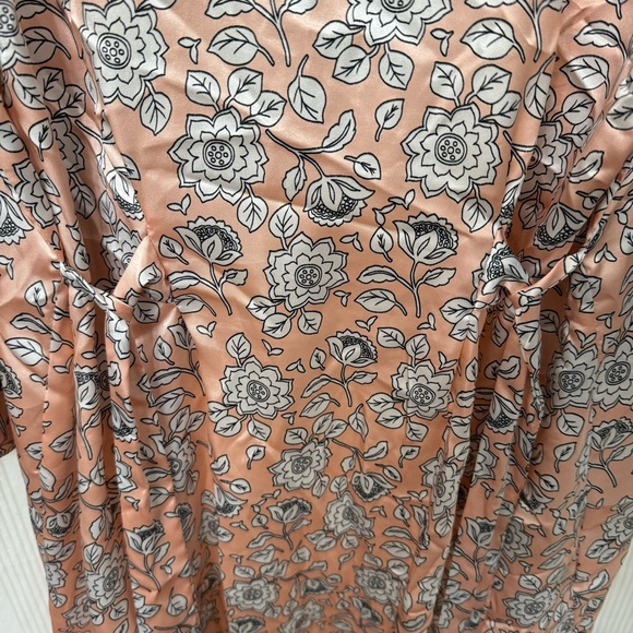 Excellent Condition🔥 Linea Donnatella Satin Wrap - Picture 6 of 6